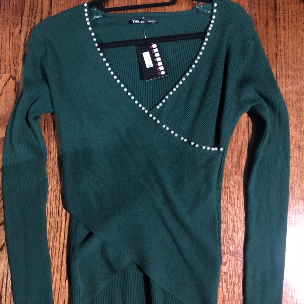 Green Deep V Neck Sweater with Pearls